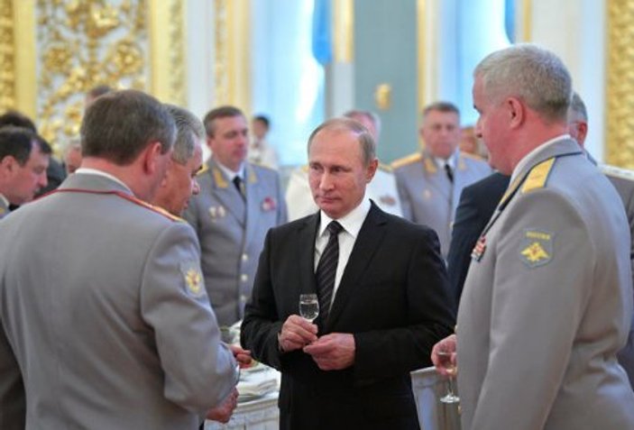Putin: Yabancı istihbaratlar Rusya'ya karşı çalışıyor