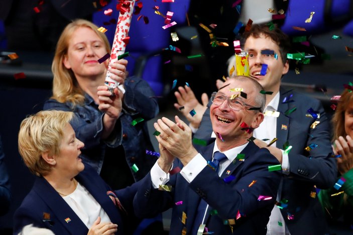 Almanya'da eşcinsel evliliğe onay çıktı