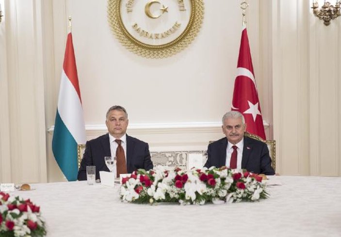 Yıldırım'dan Macaristan Başbakanı'na forma sürprizi