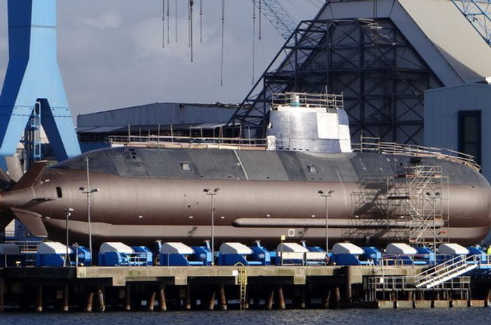 Almanya İsrail'e 3 denizaltı daha sattı