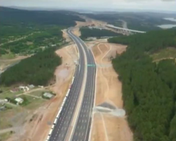 Binali Yıldırım: Adaletin aranacağı yer yollar değil