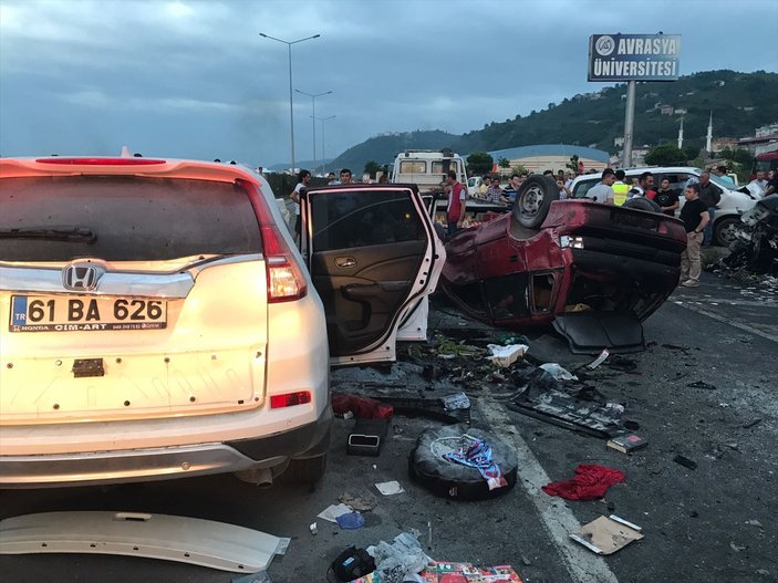 Trabzon'da zincirleme trafik kazası: 3 ölü, 7 yaralı
