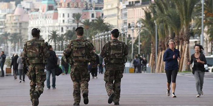 Fransa'da OHAL uzatıldı