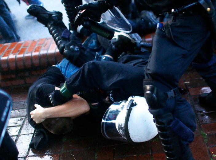 G20 karşıtı protestoculara polis müdahalesi