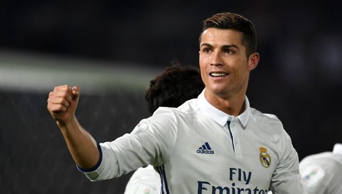 Ronaldo sosyal medyada da para basıyor
