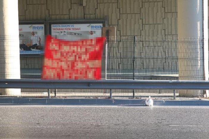 Okmeydanı Kavşağı'nda şüpheli pankart alarmı
