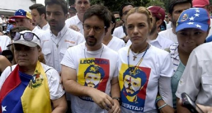 Venezuela'da muhalefet lideri Lopez serbest kaldı