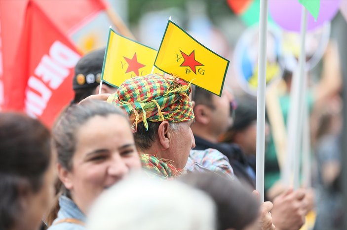 Almanya'daki gösterilere PKK'lılar da katıldı