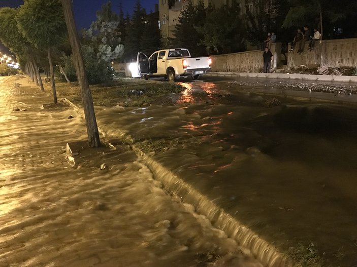 Yozgat’ta içme suyu isale hattı patladı