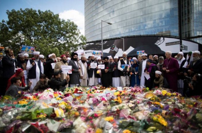Avrupalı imamlar terörizme karşı yürüyor