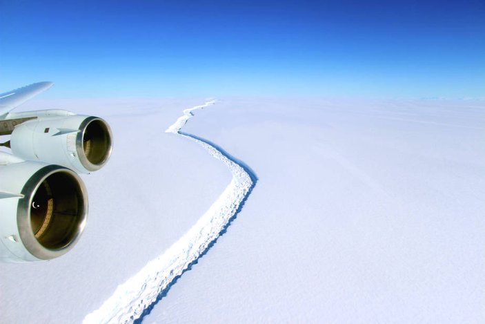 Antarktika'da trilyon tonluk buz dağı koptu