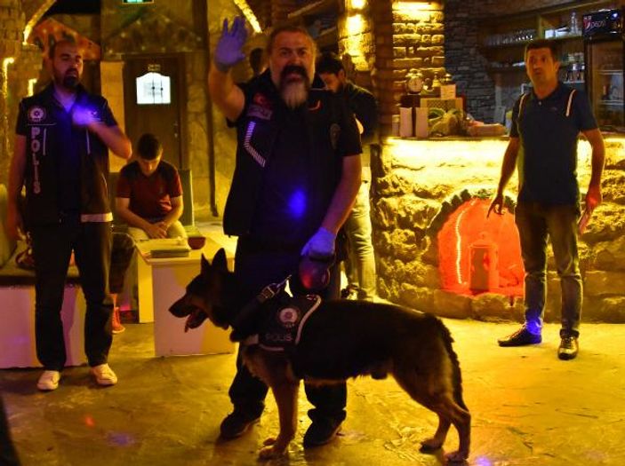 Konya'da kafelere uyuşturucu operasyonu