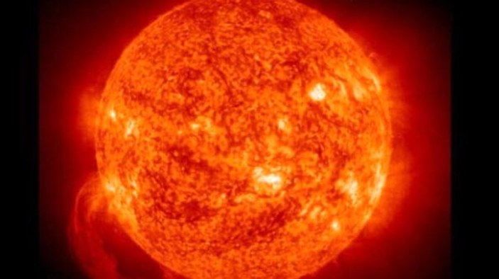 Güneş'in yüzeyindeki leke dünyayı tehdit ediyor