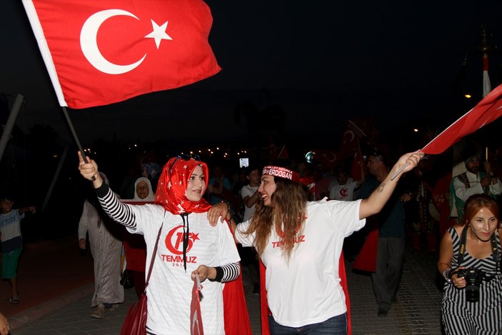 Fethiye'de mehter takımı eşliğinde Milli Birlik Yürüyüşü