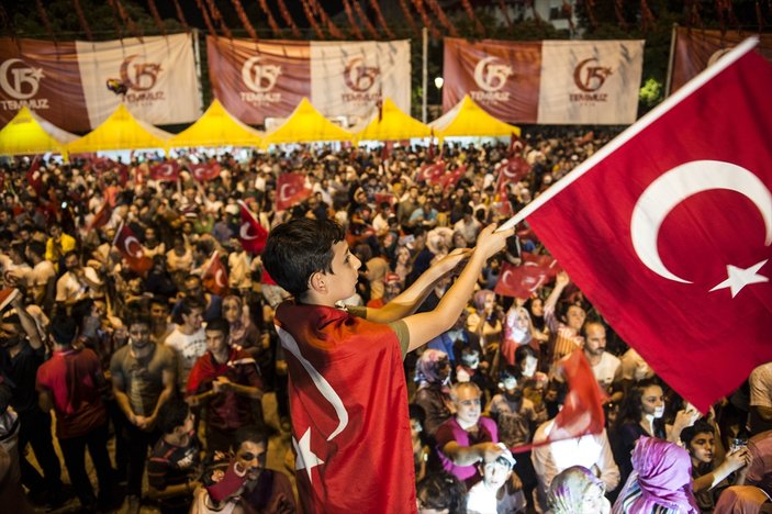 Gaziantep şehitlere ağlıyor