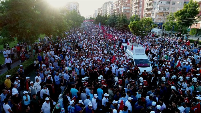 Diyarbakır'da 15 Temmuz yürüyüşü