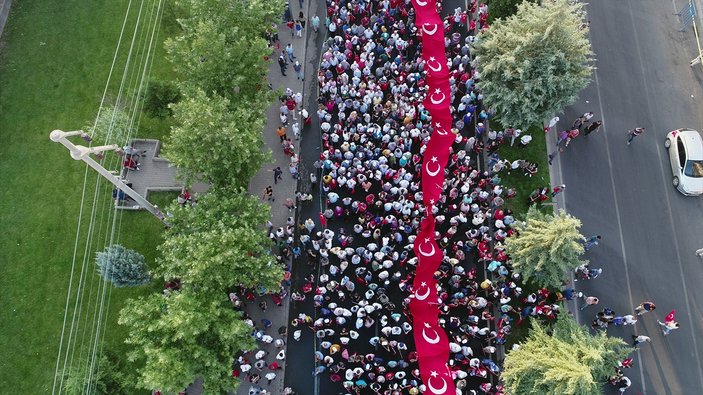 Diyarbakır'da 15 Temmuz yürüyüşü