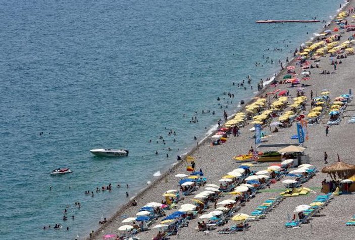 Antalya'da yüksek nem bunaltıyor