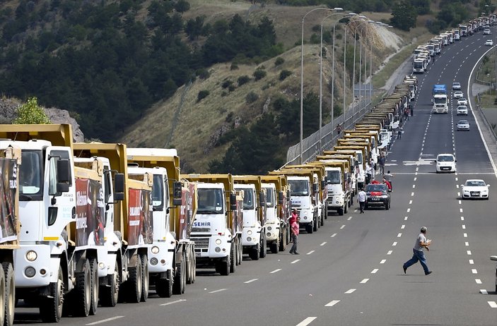 Belediyeden 400 araçlık '15 Temmuz' konvoyu