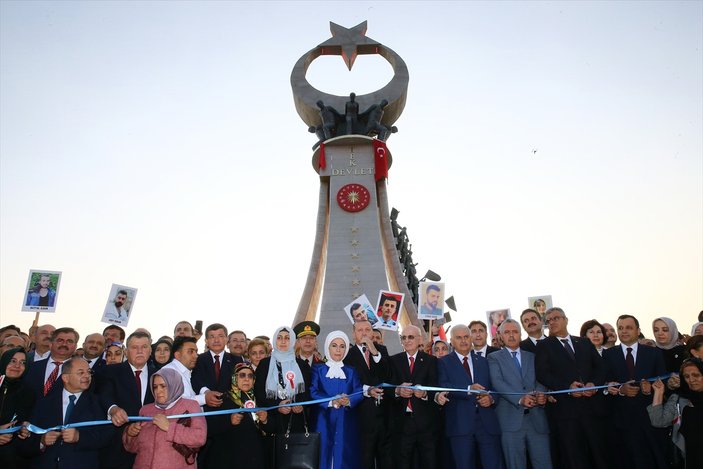 Cumhurbaşkanı Şehitler Abidesi'nin açılışını yaptı