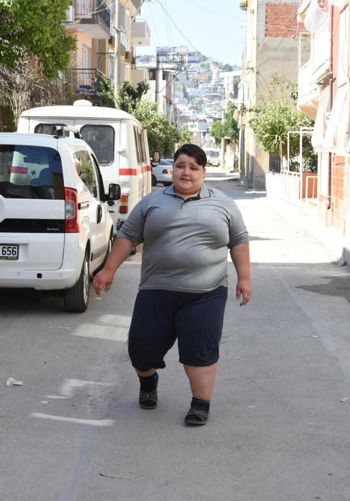 10 yaşındaki çocuk 165 kiloya ulaştı