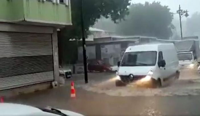 İstanbul genelinde sağanak yağmur etkisi