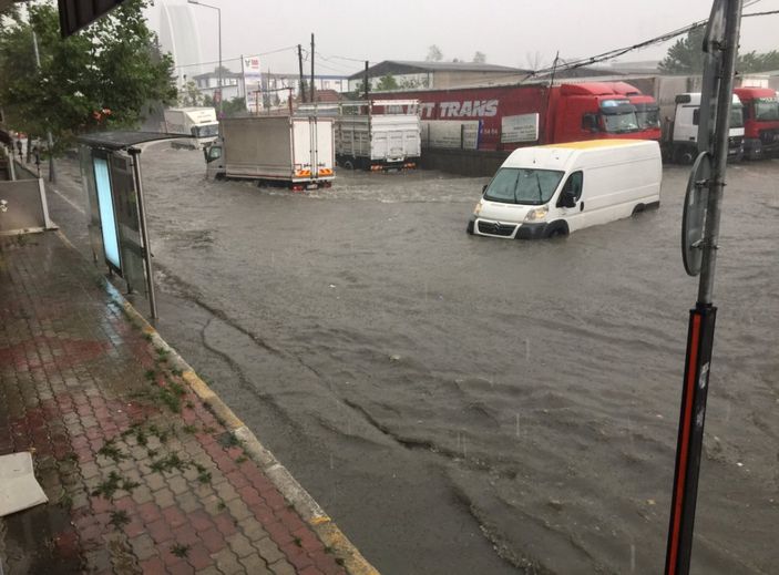 İstanbul genelinde sağanak yağmur etkisi