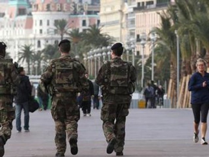 Fransa'da yeni terörle mücadele kanun tasarısı onaylandı