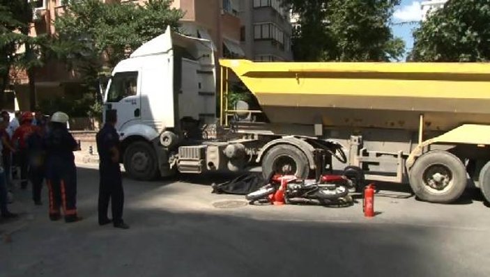 Kadıköy'de hafriyat kamyonu motosikletliyi ezdi