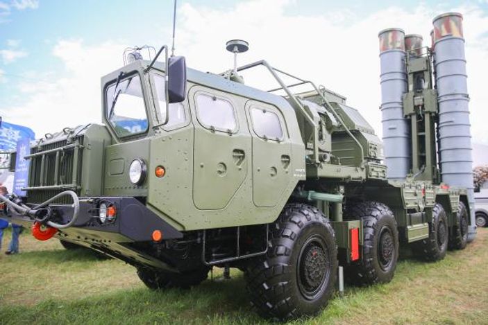 Rusya S-400’leri görücüye çıkardı