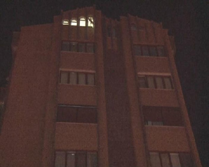 Saklambaç oynarken 7'nci kattan düşen çocuk öldü