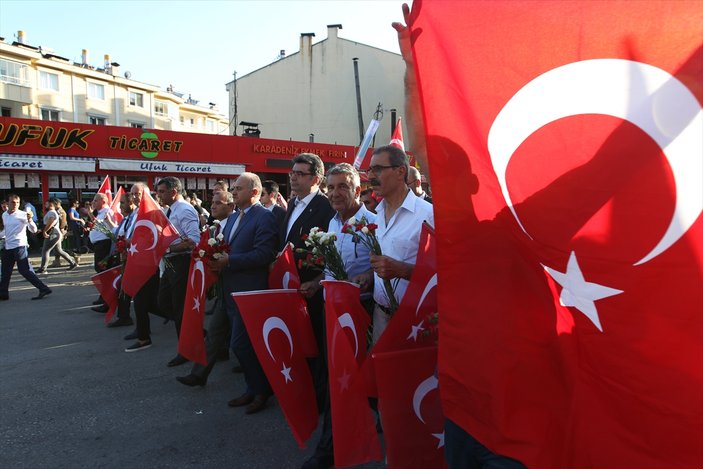 CHP Tunceli'de şehitler için yürüdü