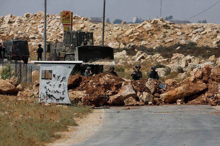 İsrail polisinden Filistinlinin köyüne baskın