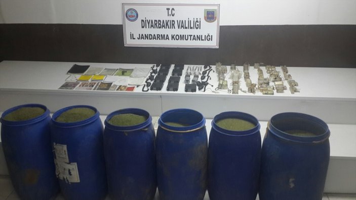 Diyarbakır'da örgüte ait patlayıcı ve telsizler bulundu