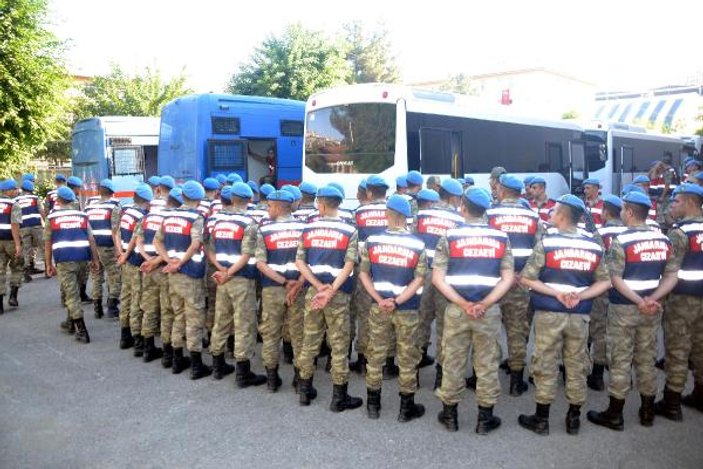 Siirt'te 320 askerin yargılandığı darbe davasında gerginlik
