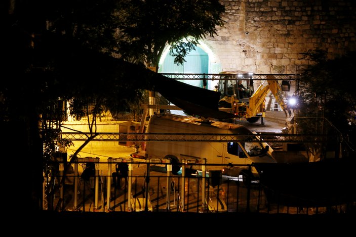 İsrail polisi metal dedektörleri kaldırdı