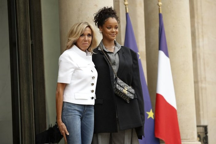 Rihanna, Fransız First Lady ile görüştü