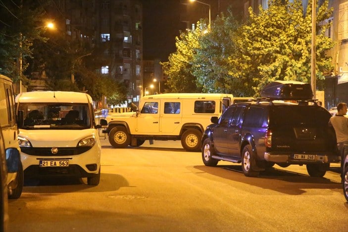 Diyarbakır'da ilçe emniyet müdürlüğüne saldırı