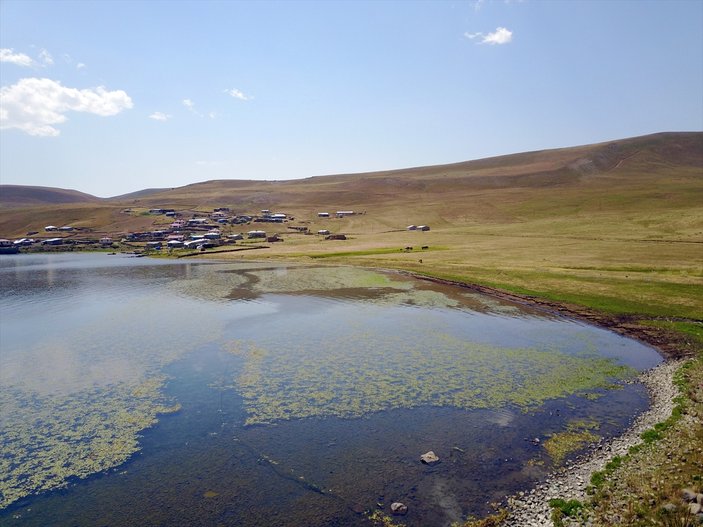 Türkiye'nin en yüksek rakımlı gölü drone ile görüntülendi