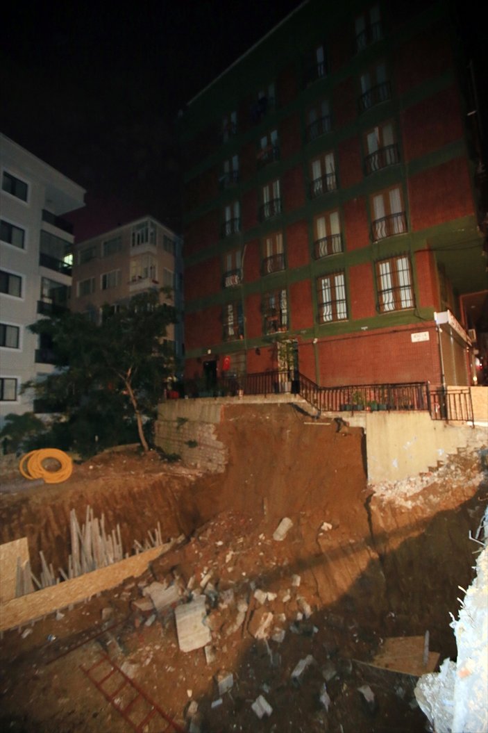 Şişli'de çökme riskiyle bir bina boşaltıldı