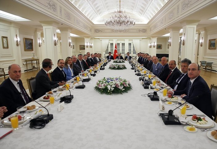 Başbakan, Alman firmalarının yöneticileriyle görüştü