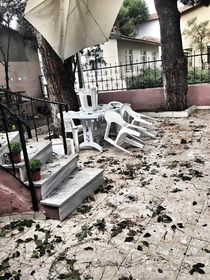 Fırtına, Marmara ve Avşa'daki tatilcileri korkuttu