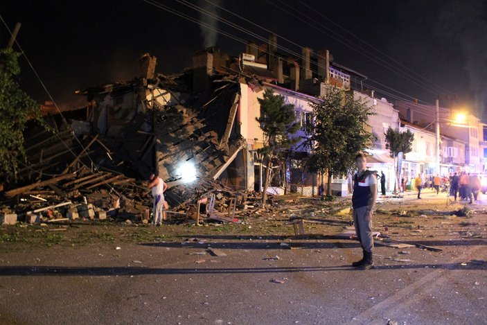 Kütahya'da lokantada patlama: 2 katlı bina yıkıldı