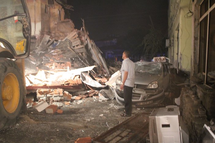 Kütahya'da lokantada patlama: 2 katlı bina yıkıldı