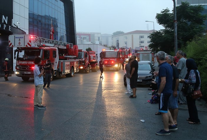 Bayrampaşa'da otel yangını