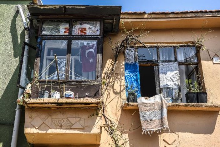 Dolu yağışı Ortaköy'deki evlere zarar verdi