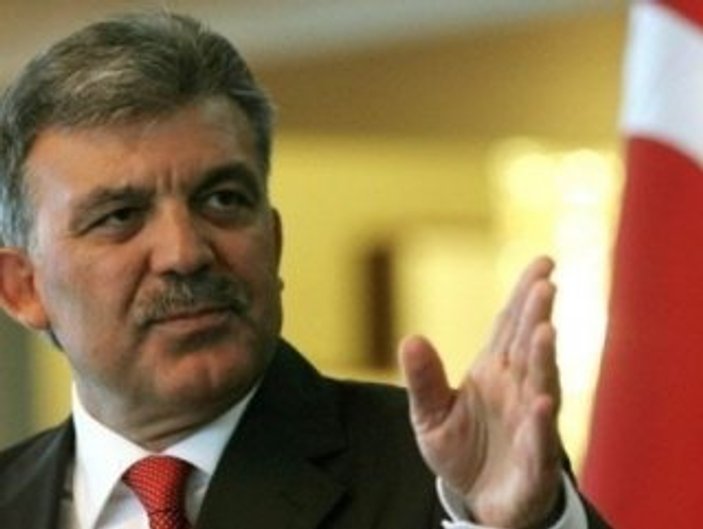 Abdullah Gül'den Cumhuriyet gazetesine destek