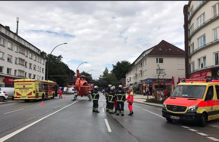 Hamburg'da bıçaklı saldırı