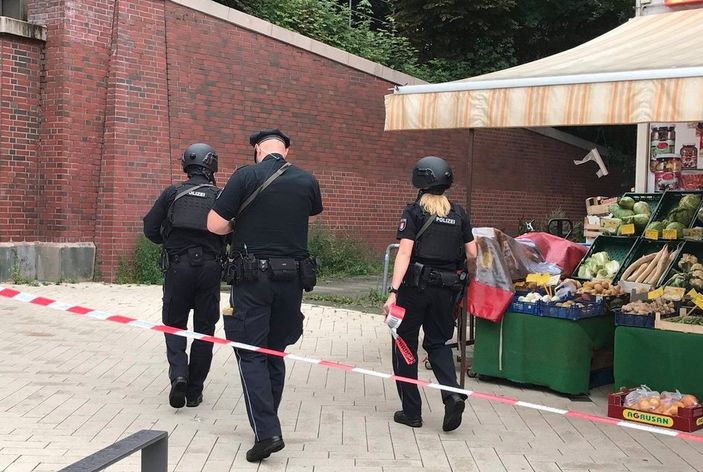 Hamburg'da bıçaklı saldırı