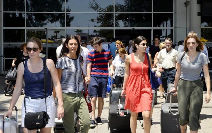 Antalya turistlerin gözdesi oldu